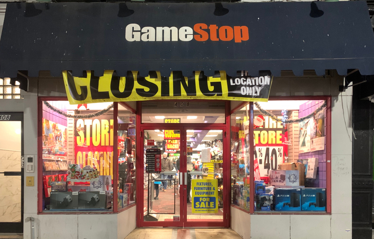 GameStop store front closing for business.