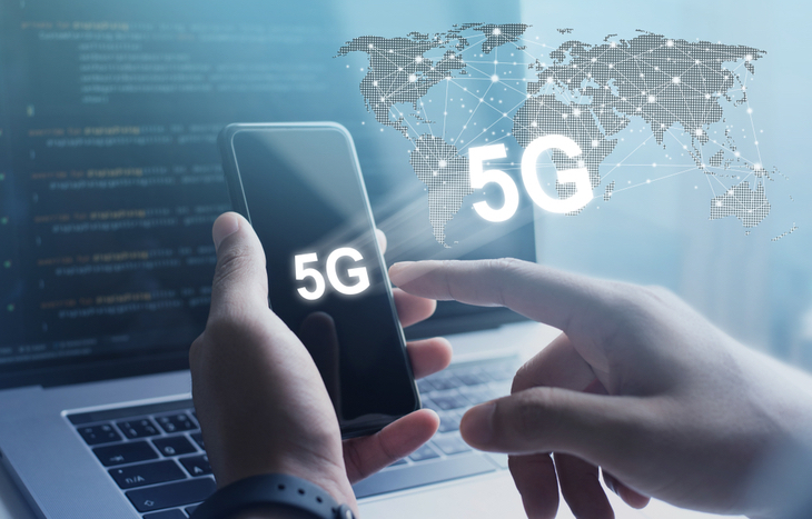 researching the best 5g stocks on a smartphone